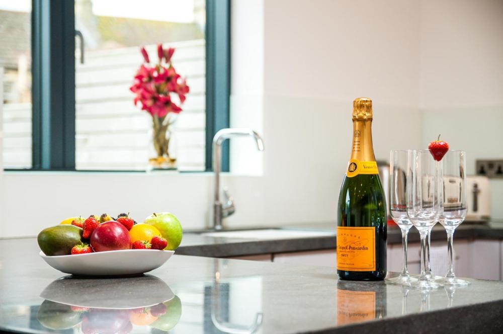 Solar Sanctuary- Skyline Balcony, City Centre, Three Floors, King Beds, Netflix And More! Μπαθ Εξωτερικό φωτογραφία