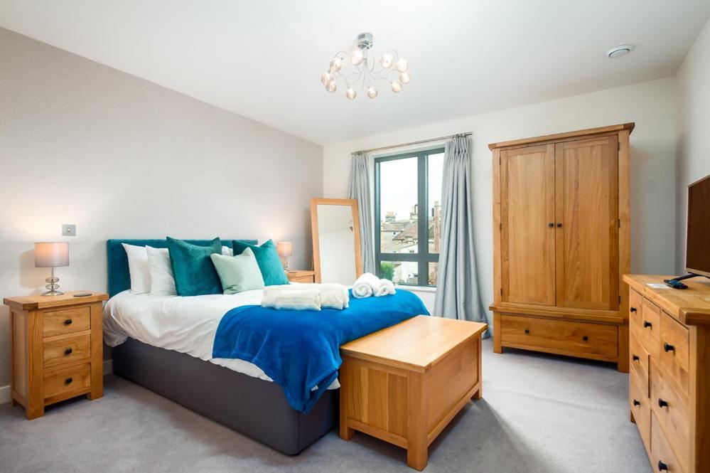 Solar Sanctuary- Skyline Balcony, City Centre, Three Floors, King Beds, Netflix And More! Μπαθ Εξωτερικό φωτογραφία